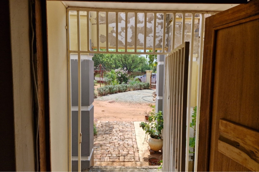 4 Bedroom Property for Sale in Roosheuwel North West